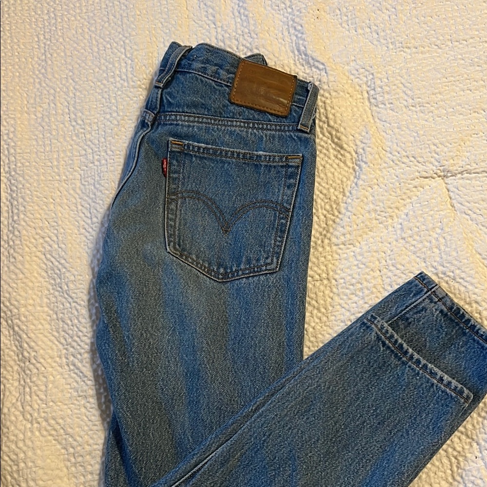 Classic Blue Distressed Women Jeans Levi’s - Picture 10 of 11